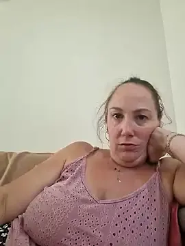 _MiaQueen_ – webcam model profile photo Image 15