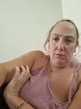 _MiaQueen_ – webcam model profile photo Image 4