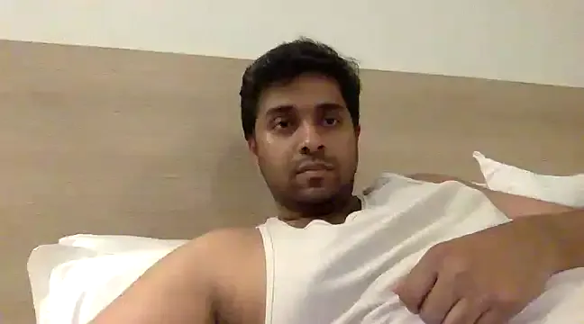 PumaShyXD – webcam model profile photo Image 3