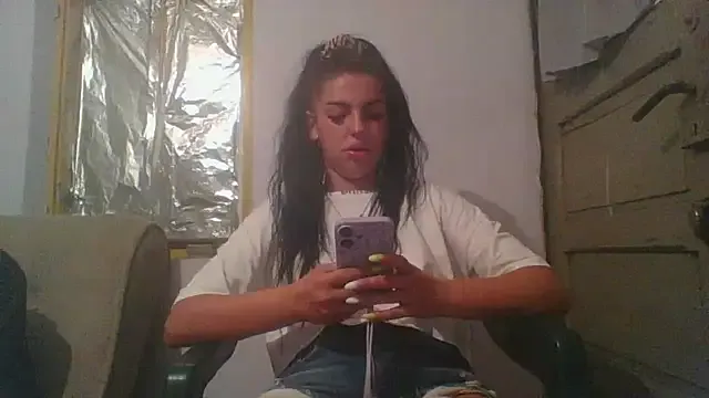 Yui-Ch – webcam model profile photo Image 2