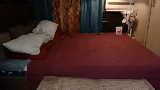 Mia--meow – webcam model profile photo Image 15