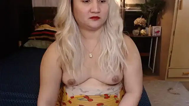 Mia--meow – webcam model profile photo Image 3