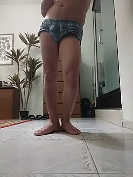 oxo_yuna_oxo – webcam model profile photo Image 4