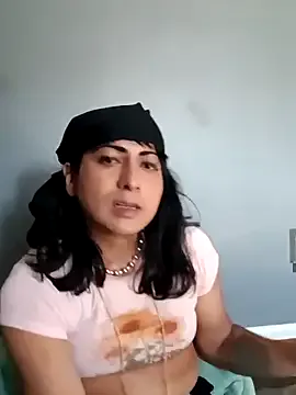 roouse – webcam model profile photo Image 11