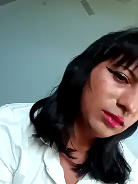 roouse – webcam model profile photo Image 15