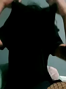 roouse – webcam model profile photo Image 19