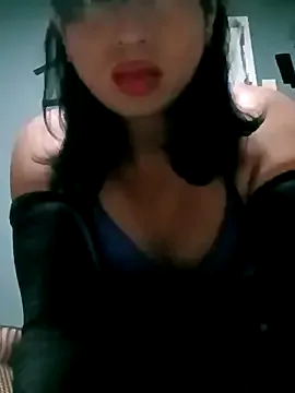 roouse – webcam model profile photo Image 8