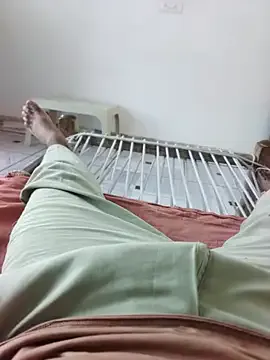 oypo – webcam model profile photo Image 11