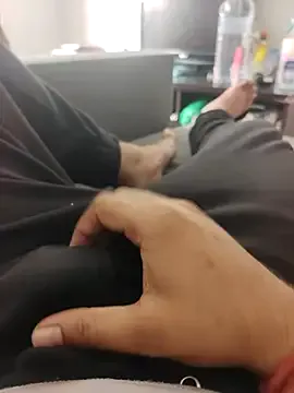 oypo – webcam model profile photo Image 4