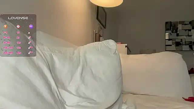 zui_lu – webcam model profile photo Image 10