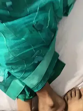 roouse – webcam model profile photo Image 7