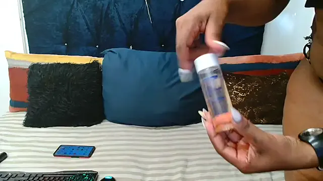 AnniDianna – webcam model profile photo Image 14