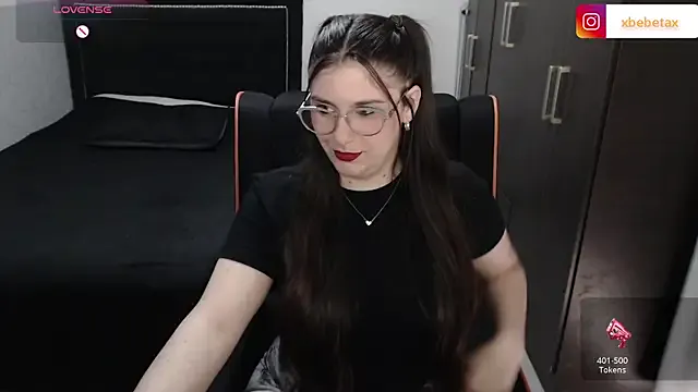 zui_lu – webcam model profile photo Image 16