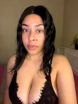 Nicole – webcam model profile photo Image 14