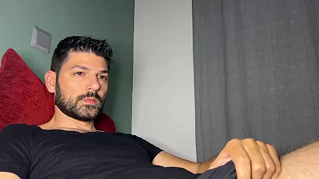 roouse – webcam model profile photo Image 10