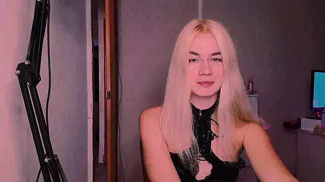 roouse – webcam model profile photo Image 19