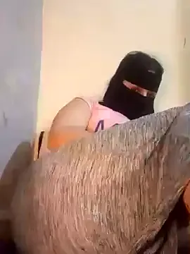 RollDolls – webcam model profile photo Image 5