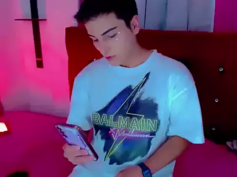 oypo – webcam model profile photo Image 5