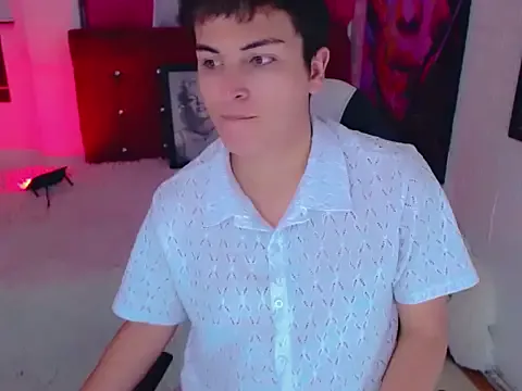 oypo – webcam model profile photo Image 8