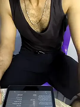 roouse – webcam model profile photo Image 13