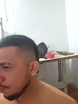 zui_lu – webcam model profile photo Image 3