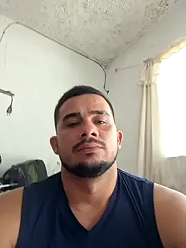 zui_lu – webcam model profile photo Image 4