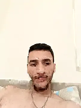roouse – webcam model profile photo Image 4