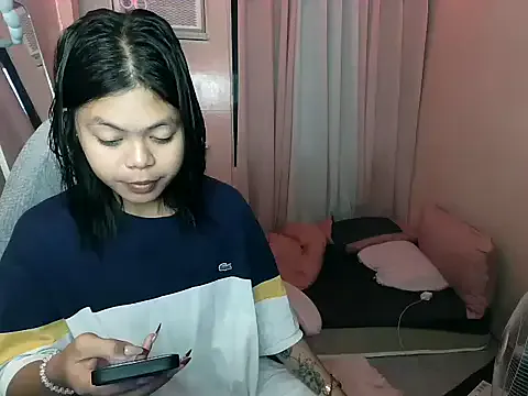 Mia--meow – webcam model profile photo Image 17