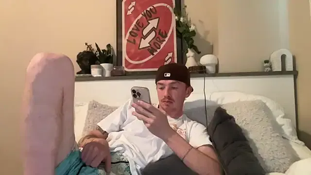 roouse – webcam model profile photo Image 3