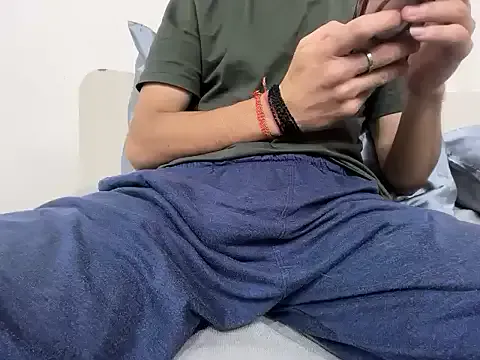 YOUR_DADDY29 – webcam model profile photo