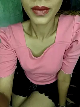  – webcam model profile photo Image 2