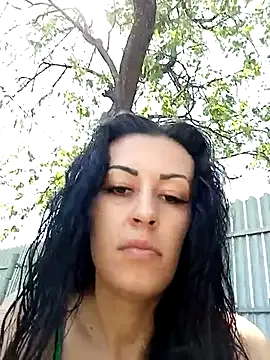 AliceKrosmans – webcam model profile photo Image 2