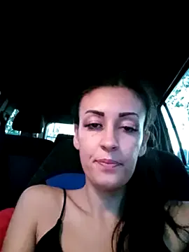 AliceKrosmans – webcam model profile photo Image 9