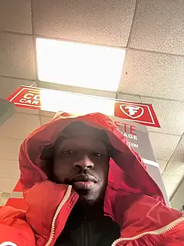 roouse – webcam model profile photo Image 11