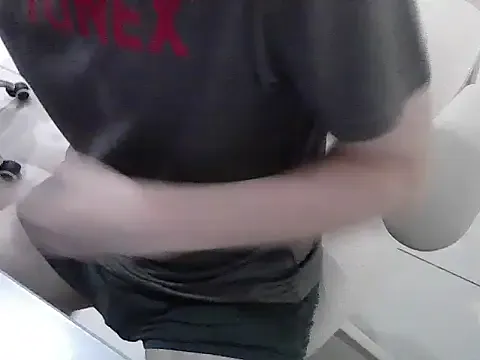 triplebeast – webcam model profile photo Image 9