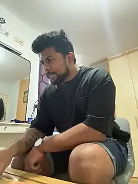 RollDolls – webcam model profile photo Image 3