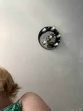 roouse – webcam model profile photo Image 18