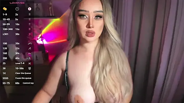  – webcam model profile photo Image 4