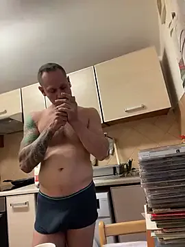 Yo155 – webcam model profile photo Image 13