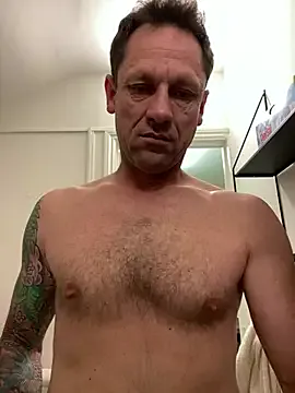 Yo155 – webcam model profile photo Image 2