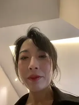 emma05 – webcam model profile photo Image 12