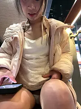 FariBanxOfficial – webcam model profile photo Image 18