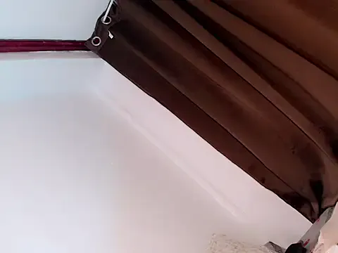 nam_tootsis – webcam model profile photo Image 3