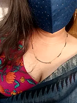 EmiliGarden – webcam model profile photo Image 14