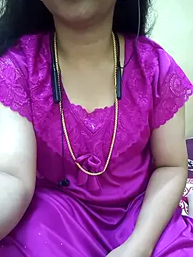 xxYuIxx – webcam model profile photo Image 14