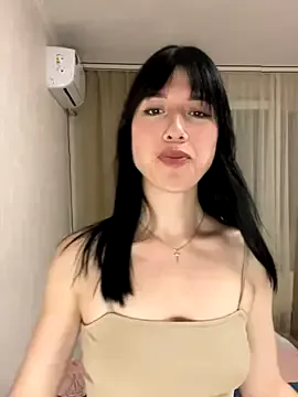 YukiPevartin – webcam model profile photo