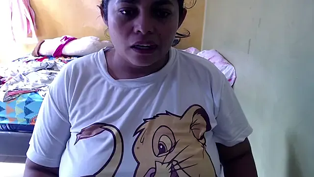 maataaan – webcam model profile photo Image 11