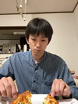 roouse – webcam model profile photo Image 4