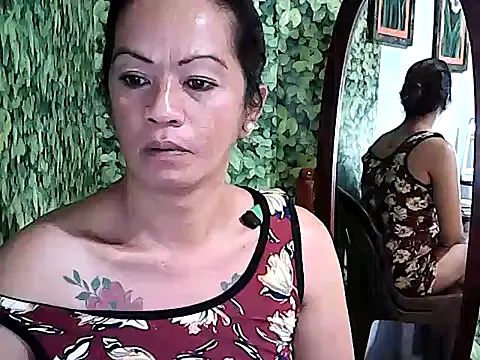 NANA_7 – webcam model profile photo Image 2