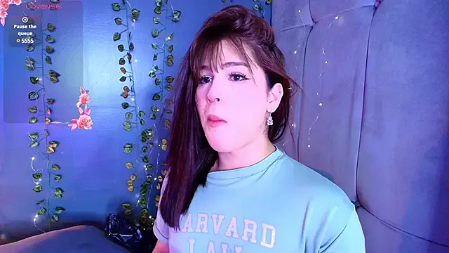 Emily_brown04 – webcam model profile photo Image 2